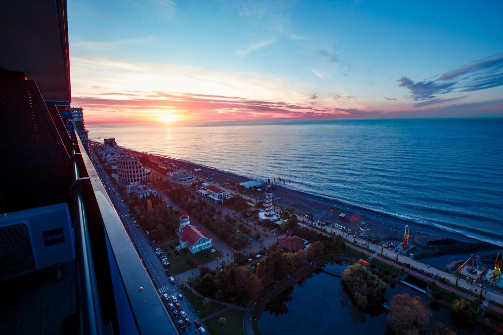 Aparthotel Orbi City Luxury Towers Batumi Exterior foto